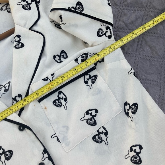 Forever 21 Contemporary CS Button Down Telephone - Picture 16 of 16